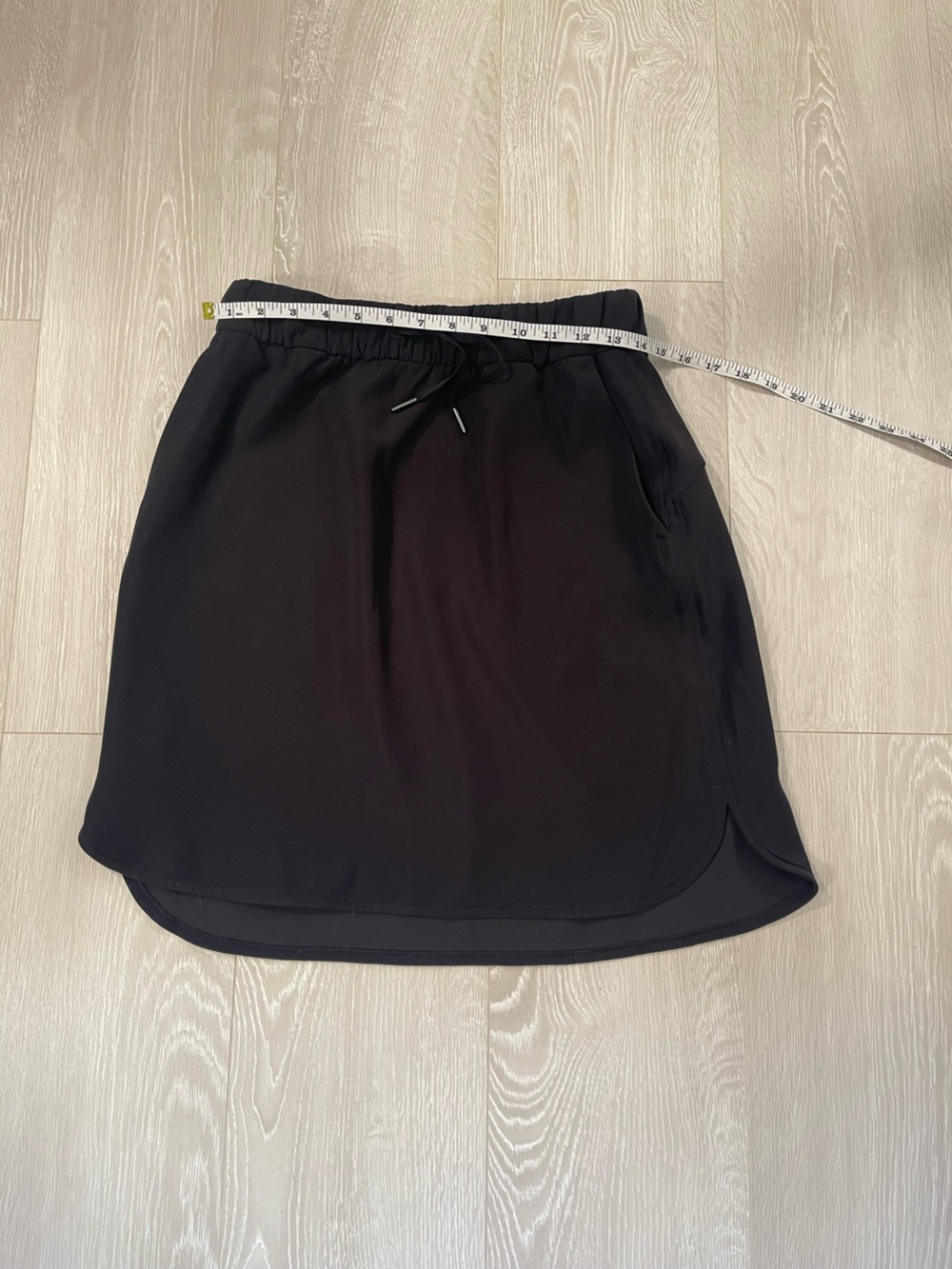 Lululemon On The Fly Skirt *Woven
Black size 8 - Picture 7 of 13